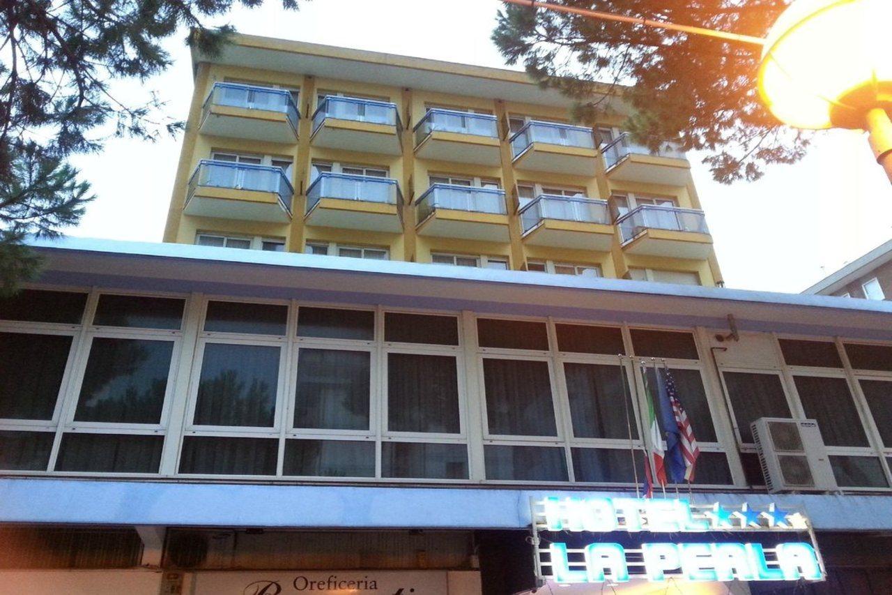 Hotel La Perla Rimini Exterior foto